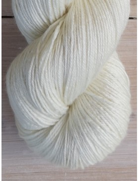 Laine à tricoter mérinos et soie naturelle, sans teinture